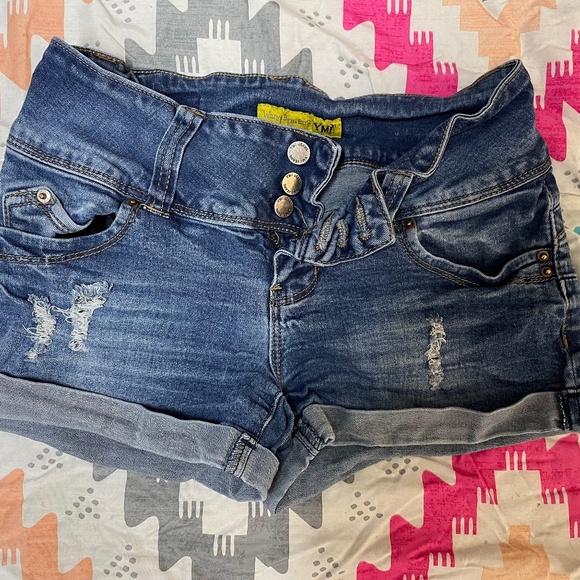 Shorts - Picture 1 of 2